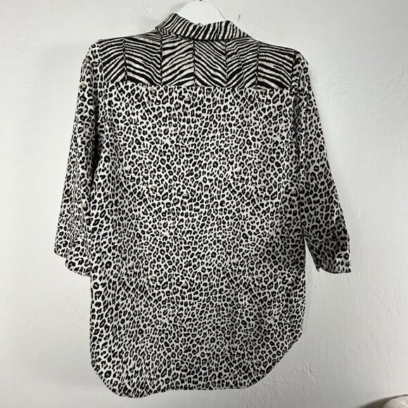 Chico's Womens Leopard Tiger Print 3/4 Flip Cuff Button Up No Iron Shirt Size 1 - Picture 2 of 7